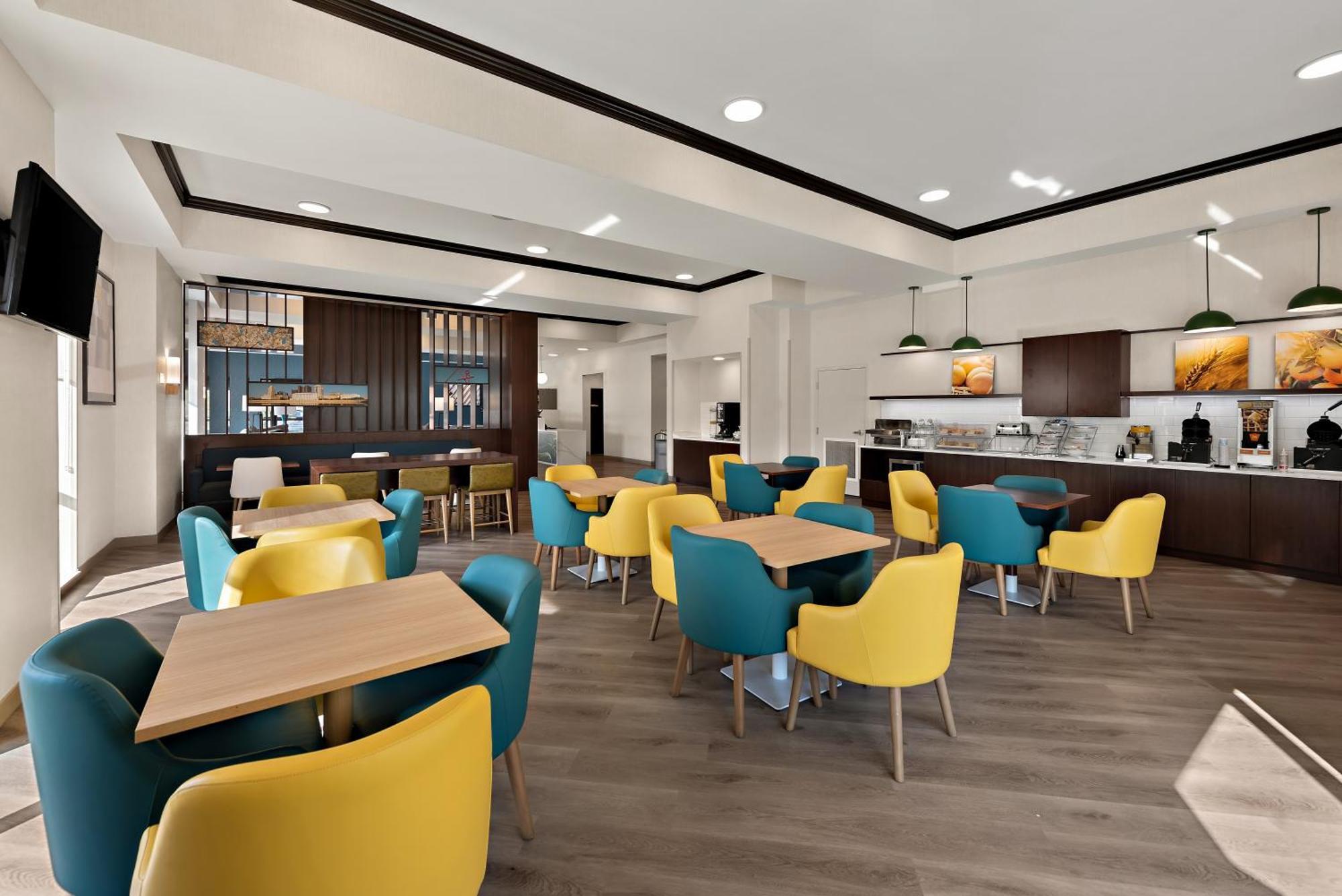 Comfort Suites Columbus East Broad Exterior foto